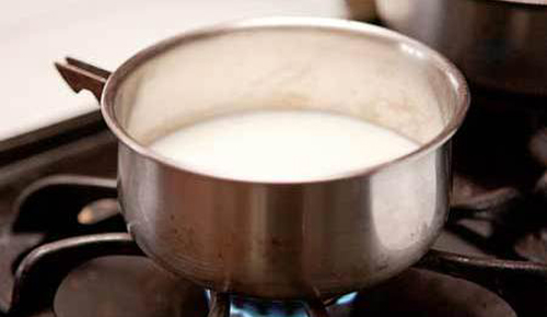 Cách làm kem tươi từ sữa đơn giản, siêu ngon tại nhà