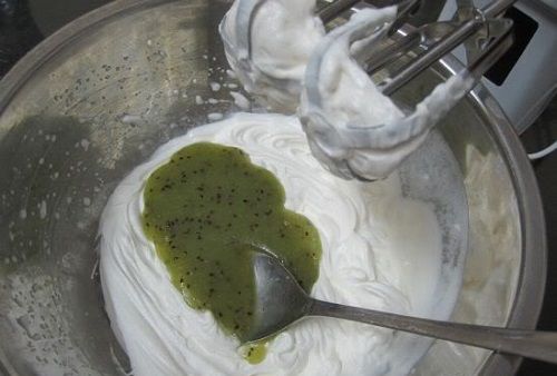 Lạ miệng với cách làm kem kiwi mát lạnh giải nhiệt