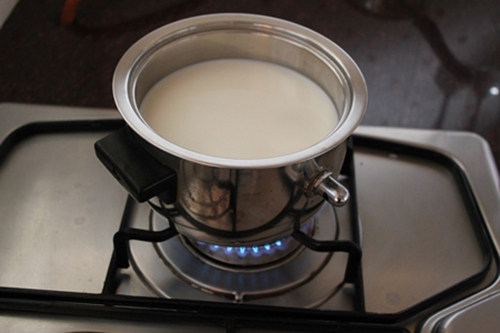 Cách làm kem từ sữa tươi đơn giản đến bất ngờ