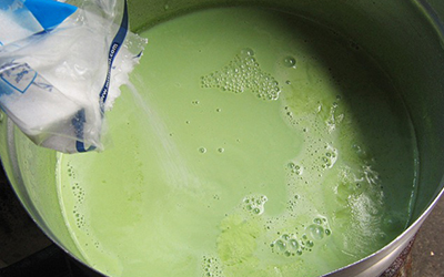 Thêm cách làm sữa đậu nành lá dứa uống một lần là mê